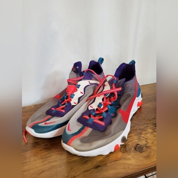 Nike Shoes - Nike react element 87 marathon runners. Womens approx 11- see measurements.